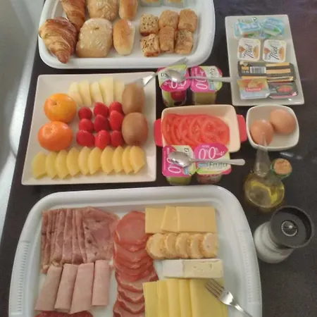 La Marina Bed & Breakfast מלון *